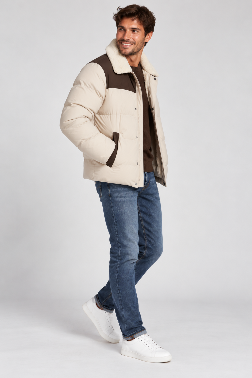 Blouson homme matelassé NO AGE en coton avec fermeture éclair et col montant, vue en gros plan.