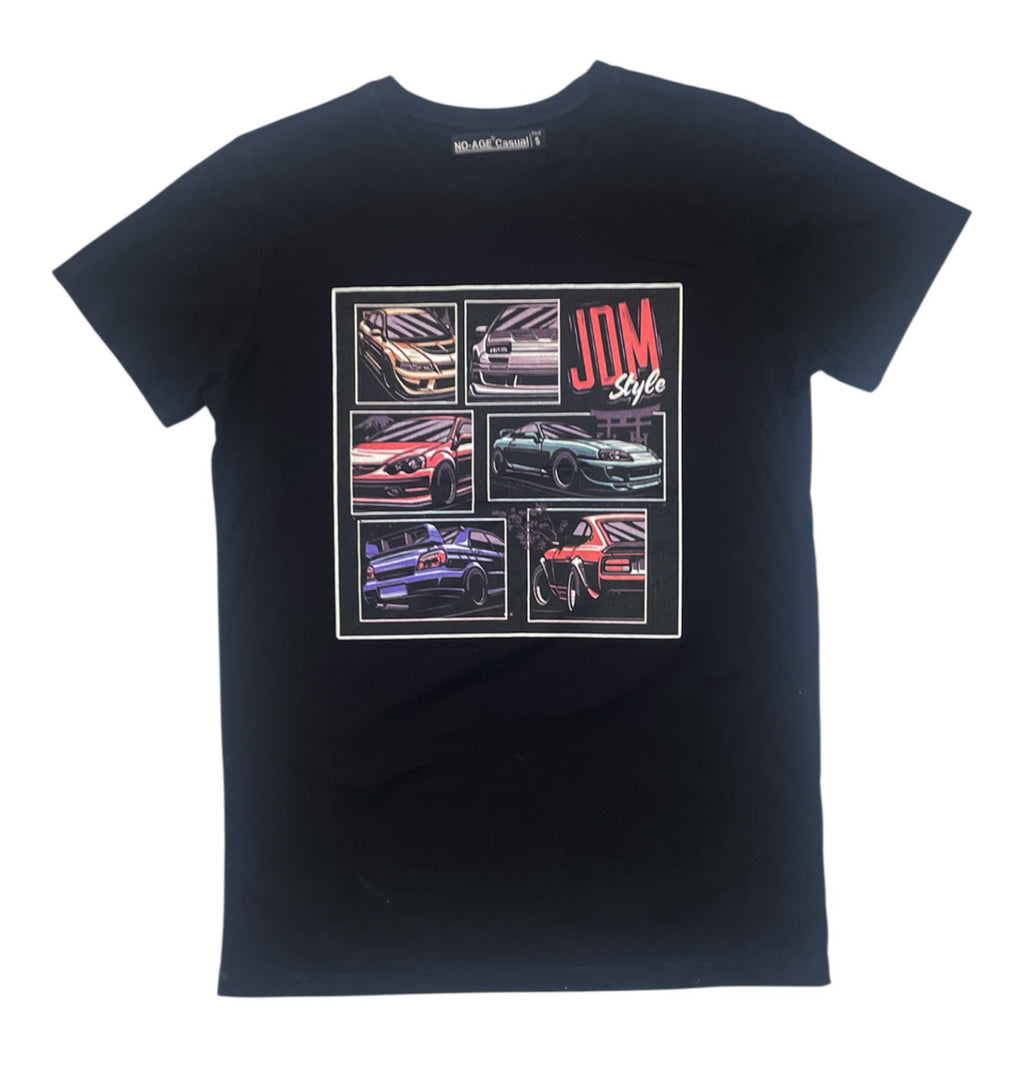 T-shirt homme NO AGE à col rond, style régulier, avec design JDM visible sur le devant, coton confortable.